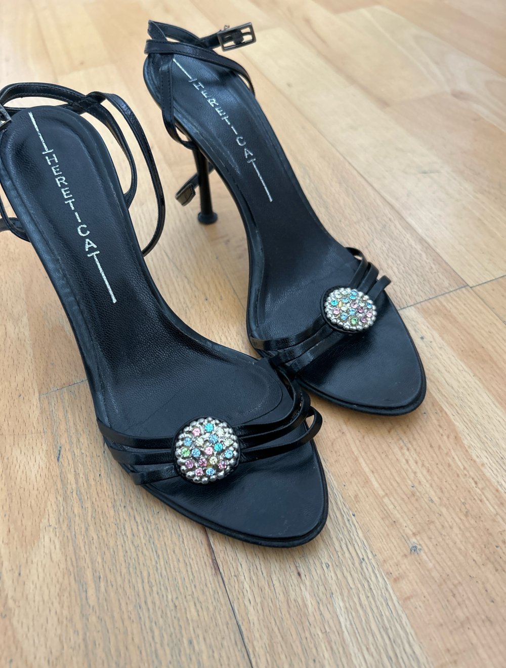 festliche Sandalen mit hohem Absatz