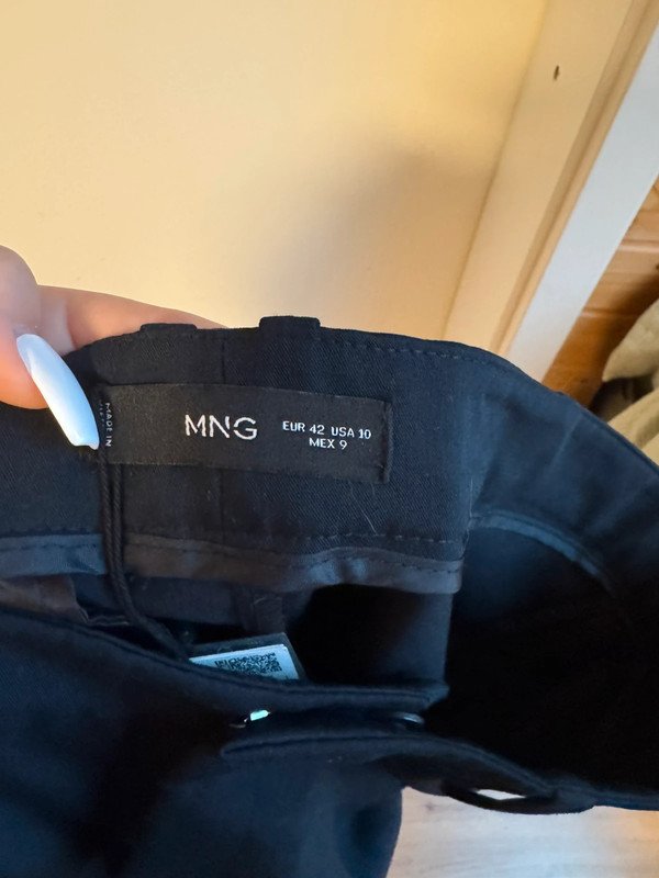 Dunkelblaue Anzugshose von Mango 