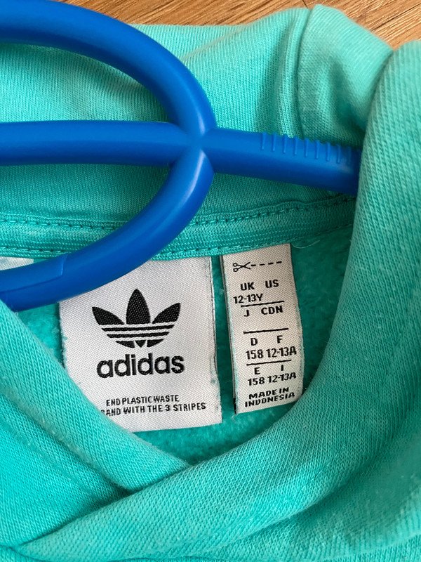 T-Shirt mit Pailletten, Gr. 146/152, Yigga