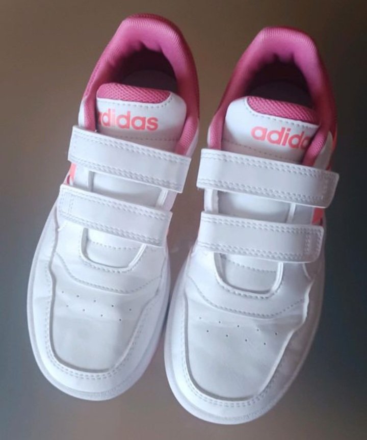 Neuw. ~ Schöne Sportschuhe ( v.Adidas), Gr.32, weiß/orange/pink