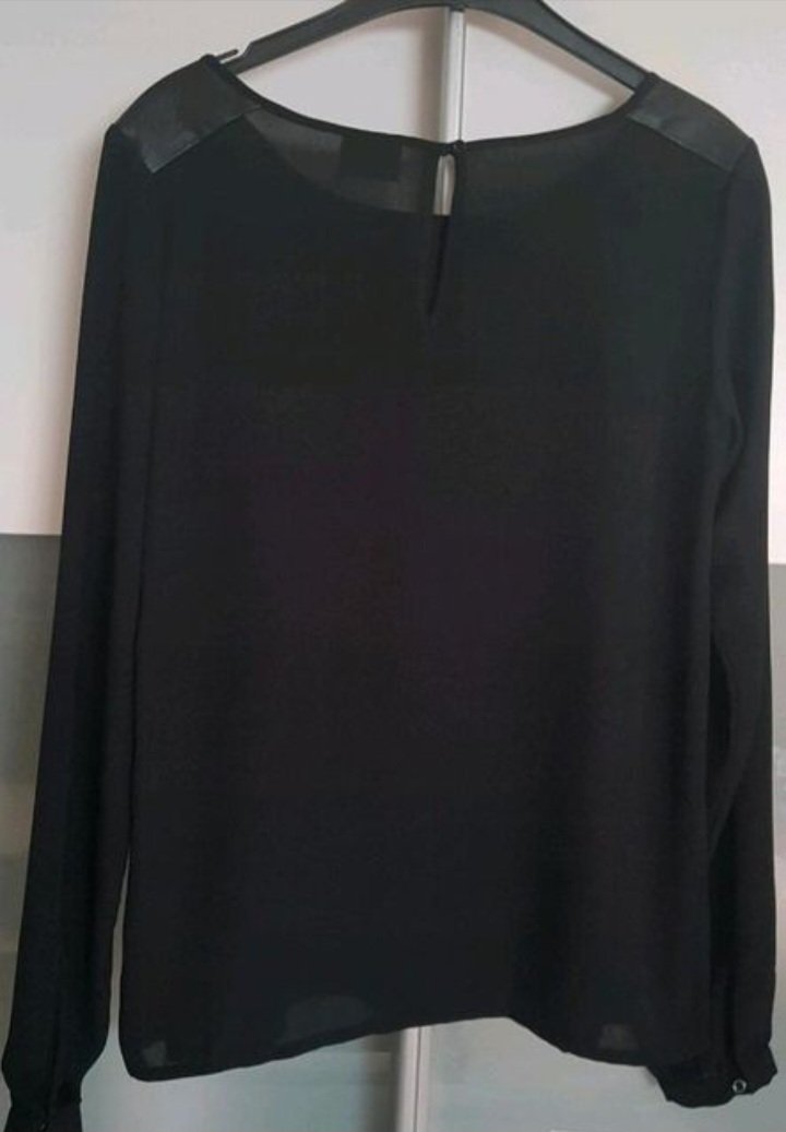 Wie neu ~ Edle Chiffon-Bluse, schwarz mit Nieten & Leder, Gr.S