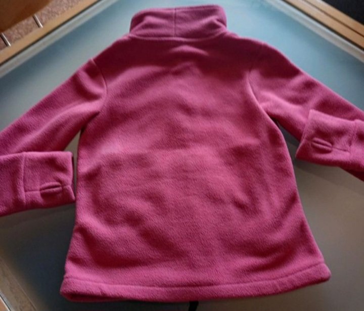 Wie neu ~ Schöne Fleecejacke von Bench, Gr.140, rosa