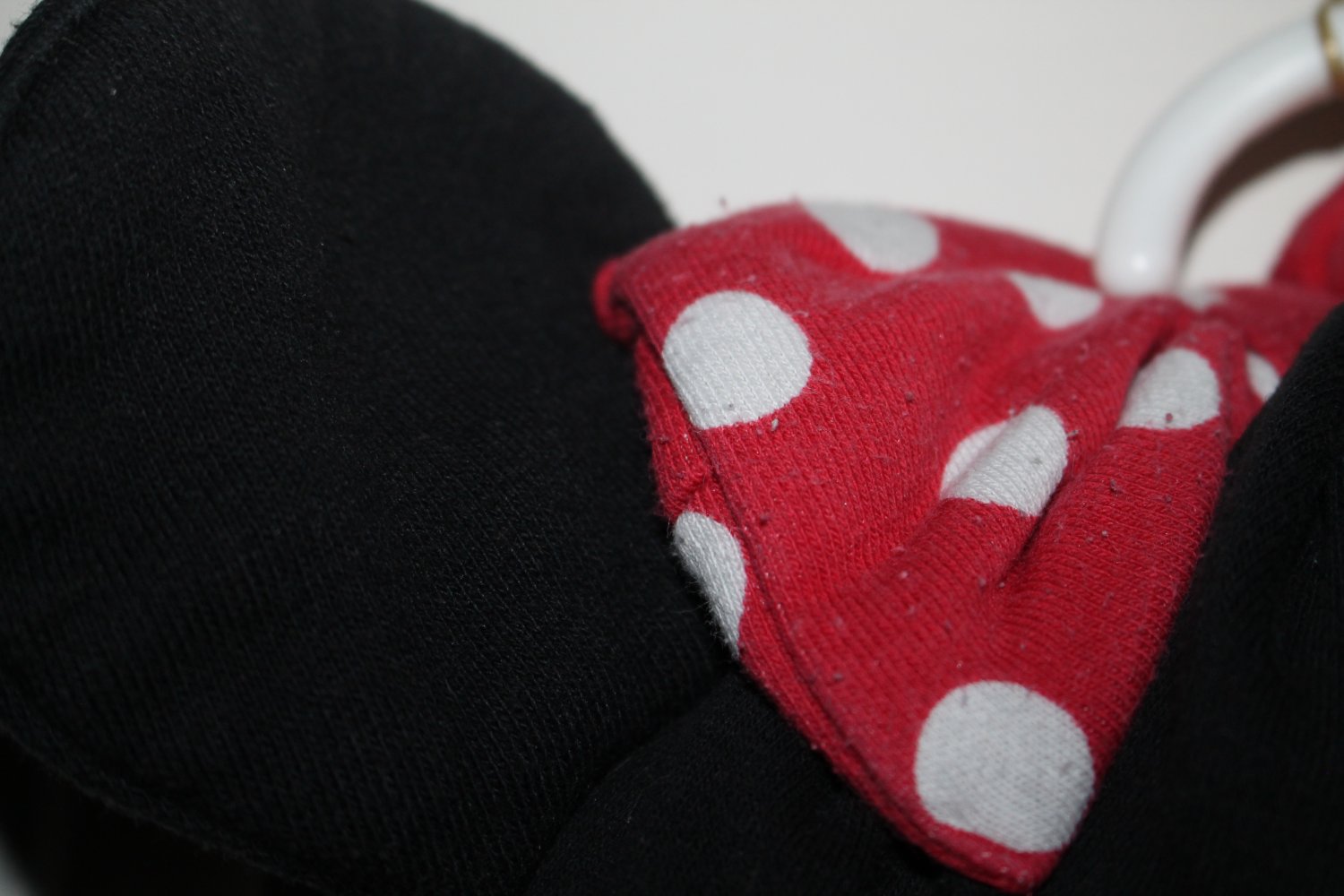 H&M Sweatjacke Minnie Mouse Gr. 110 116 schwarz rot gold Schleife Maus