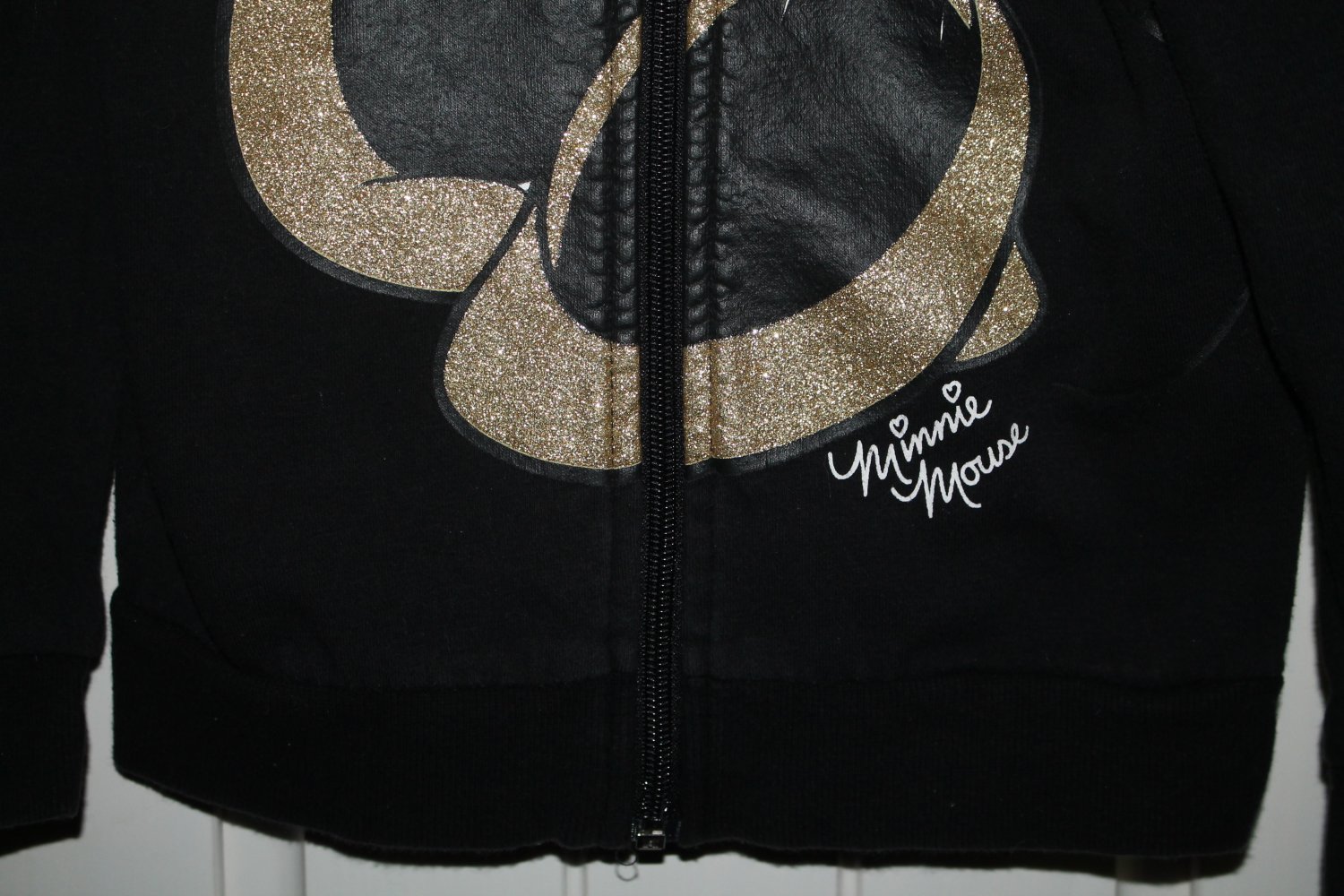 H&M Sweatjacke Minnie Mouse Gr. 110 116 schwarz rot gold Schleife Maus