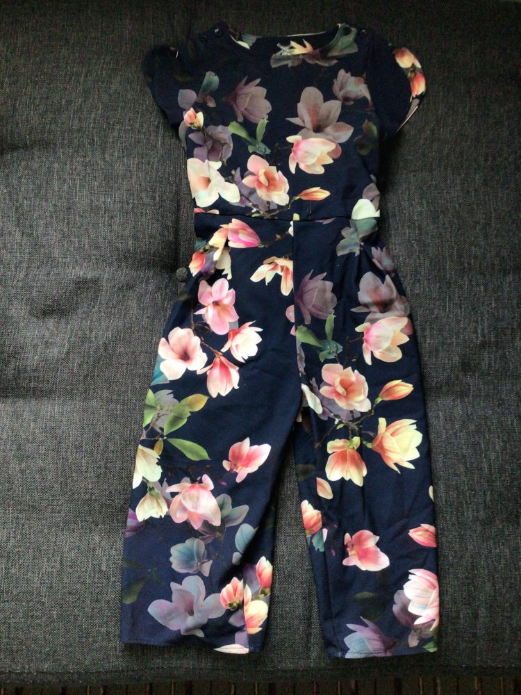 Gr. 110 tolles Einteiler Jumpsuit von Next Blumenmuster