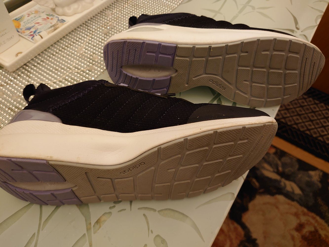 leichter Sportschuh von Adidas