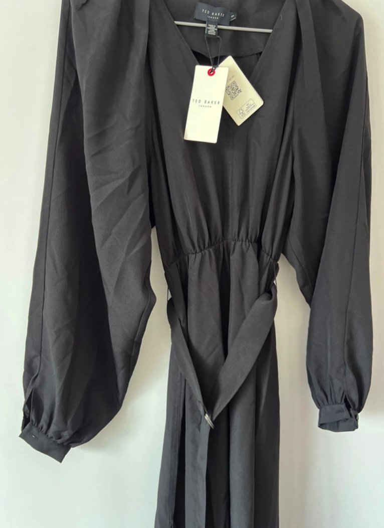 Schwarzes Kleid von Ted Baker