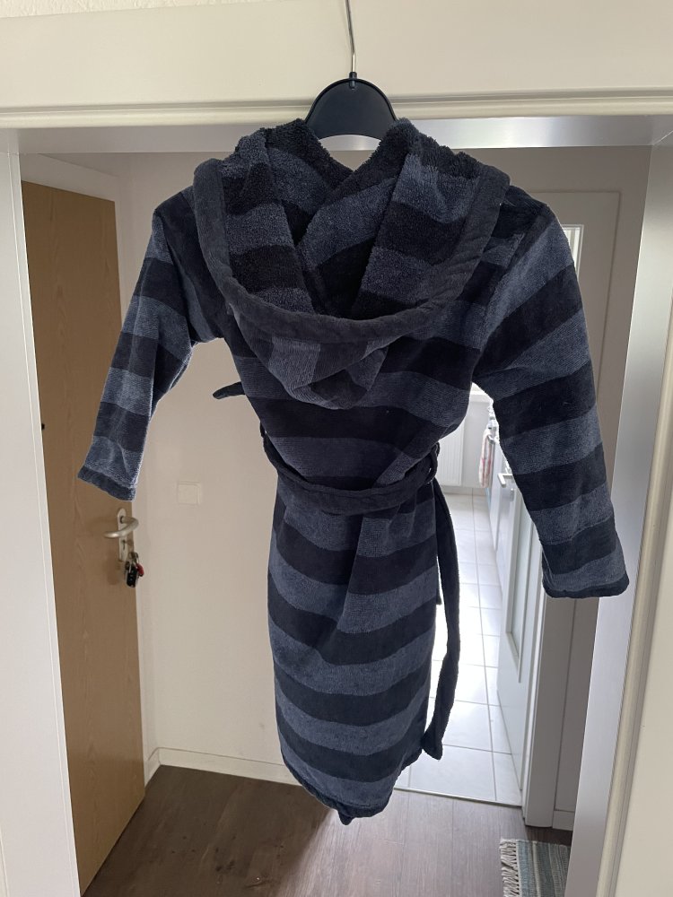 Kuscheliger Frottee Bademantel blau gestreift Gr. 110 