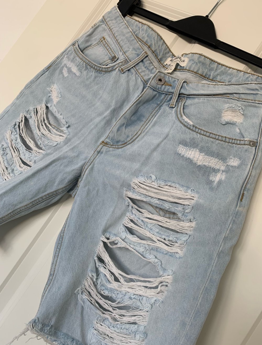 H&M  Coachella Jeans Shorts distroyed 36