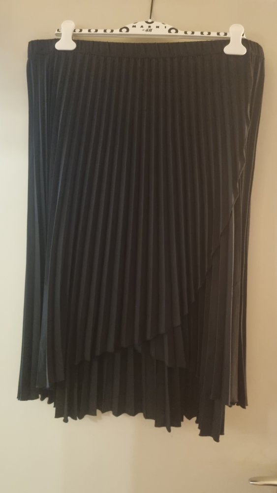 Plissee Rock XL schwarz von H&M Divided Wickeloptik 