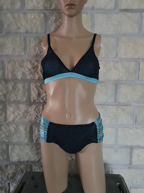 Bikini mit Bändern