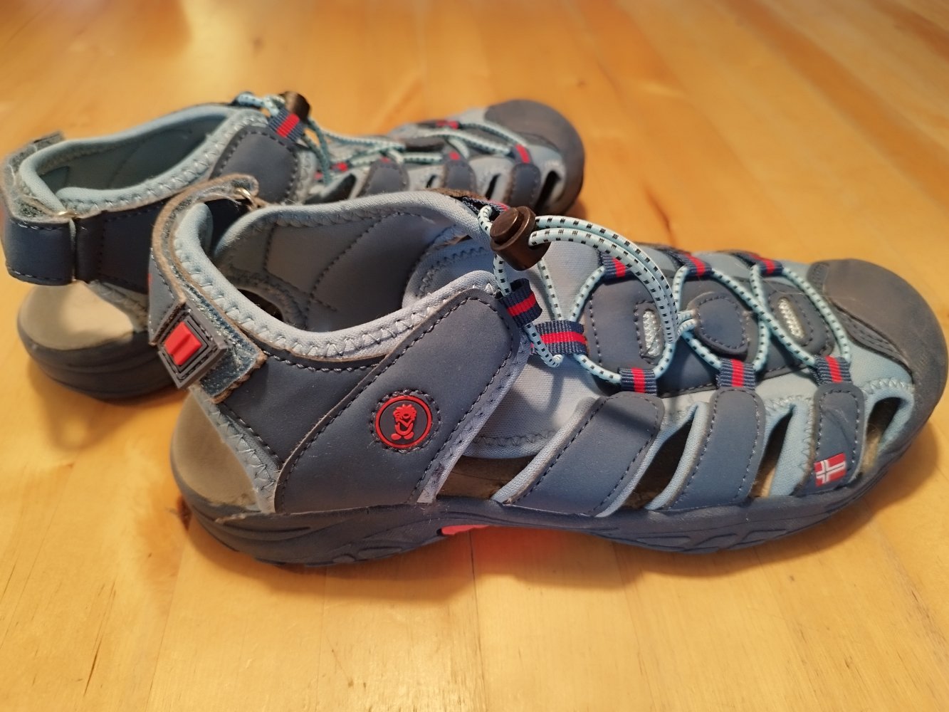 Trollkids Sandalen und Sommerschuhe Größe 37 
