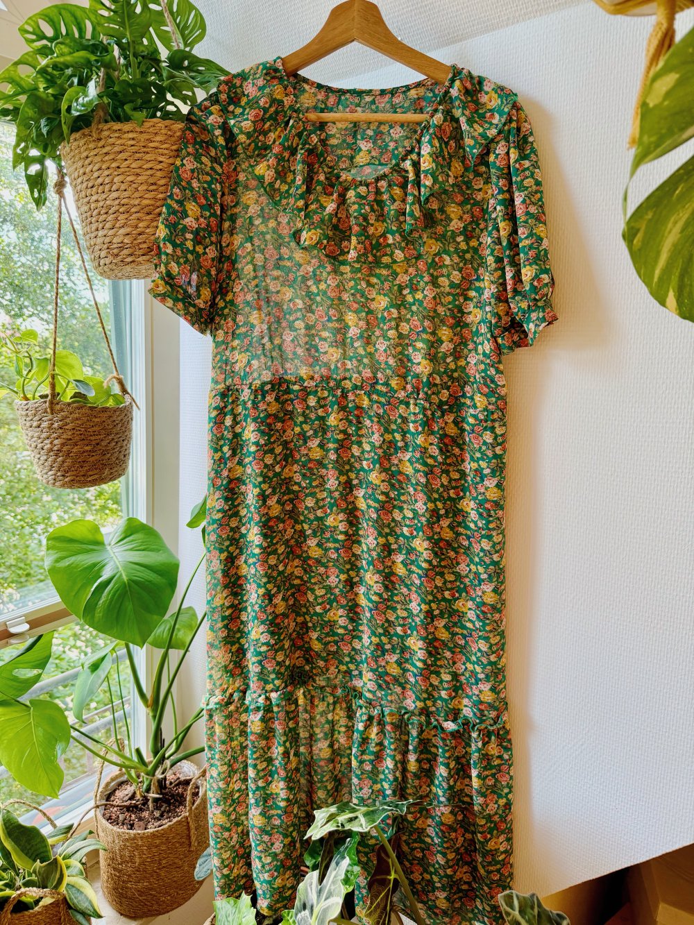 Blumenkleid ~ Grün mit Blumenprint 