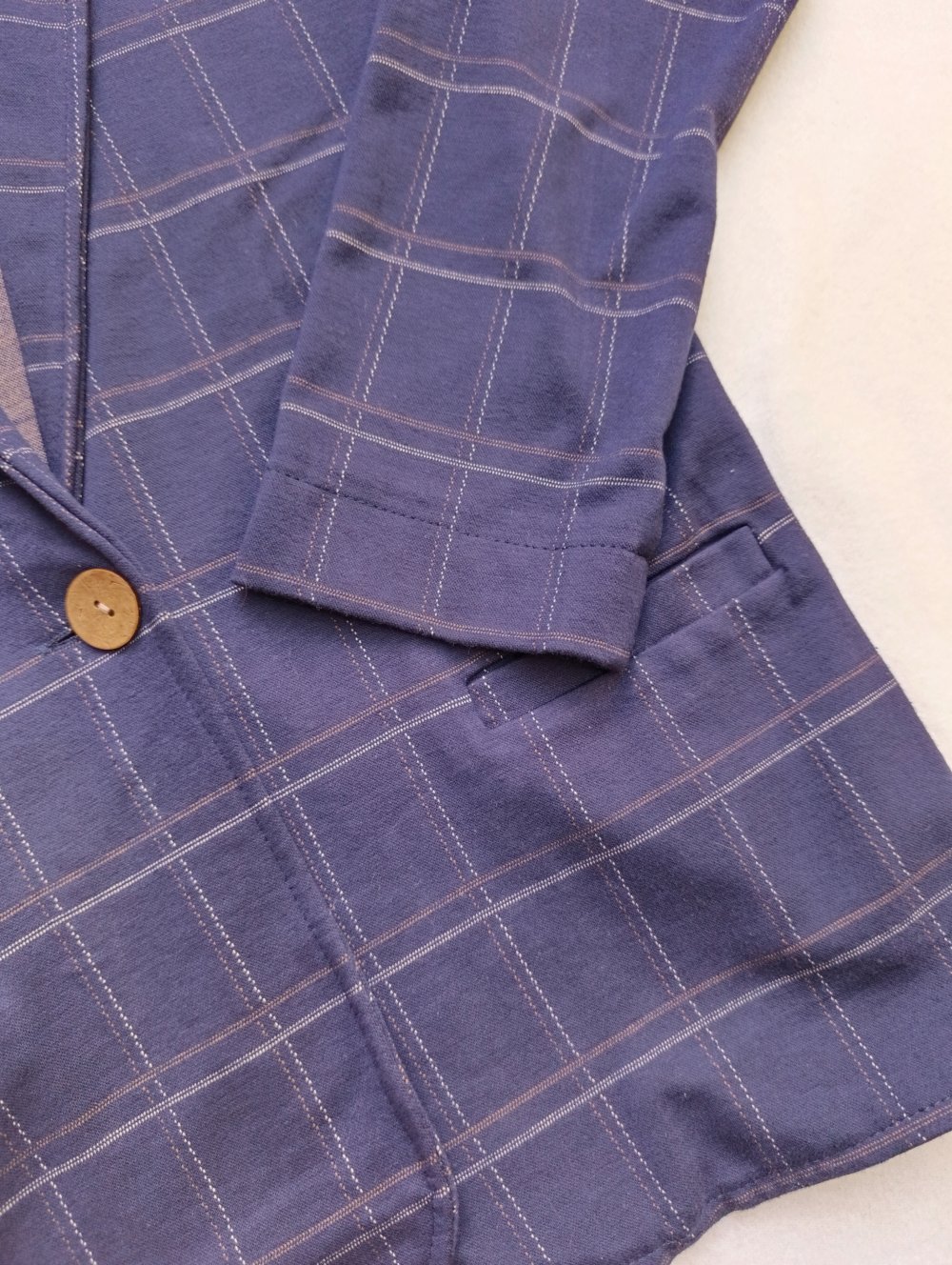 Karierter Damenanzug