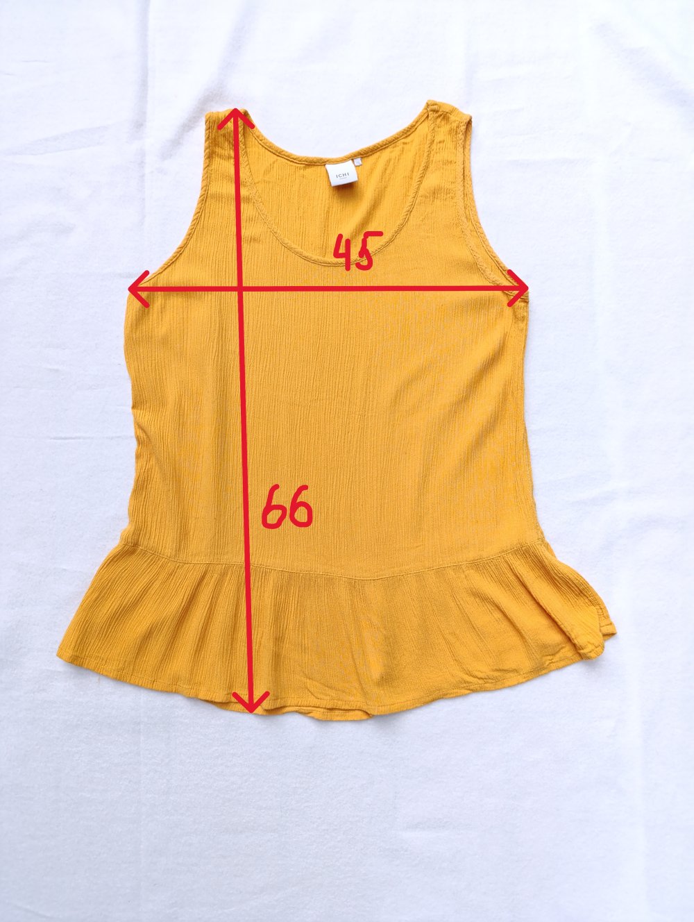 Top aus Viskose mit Volants