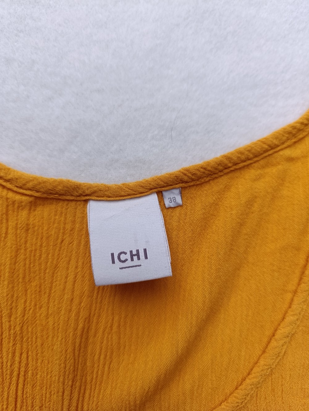 Top aus Viskose mit Volants