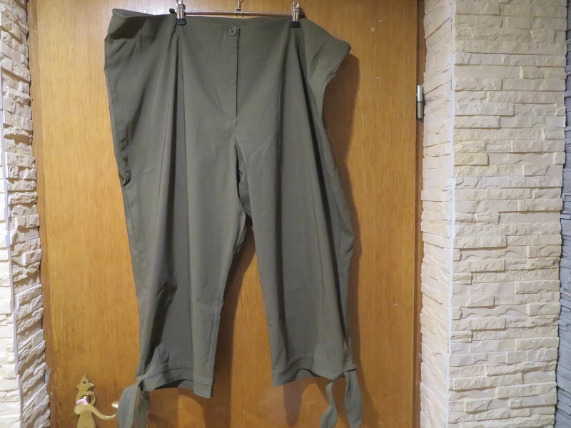 Damen Stretch Capri Hose Größe 56 (Nr1983a)