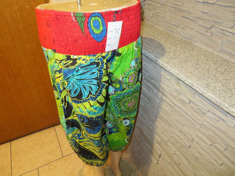 Damen Sommer Capri Pluder Stoff Hose Größe L/XL (Nr4)