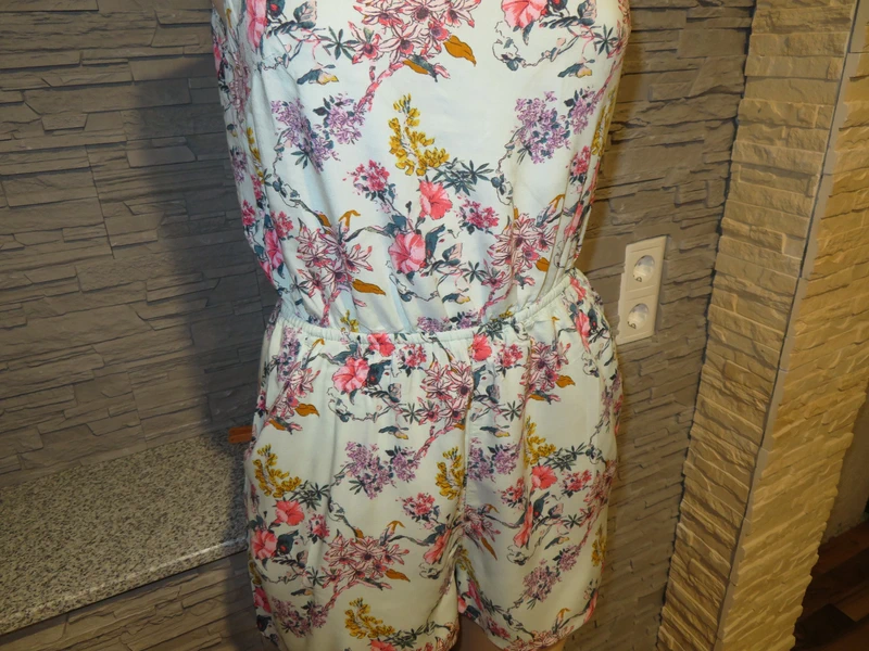 Damen Jumpsuit Playsuit Größe XS/S (Nr2041a)