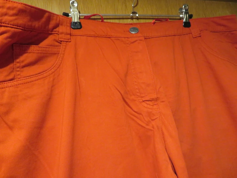 Leichte Damen Hose Größe 52 von Cavita (Nr2054)