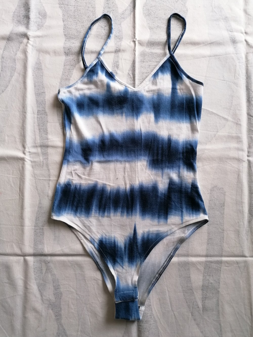 Basic Shirtbody Jerseybody mit Batik Wellenmuster gemustert gestreift