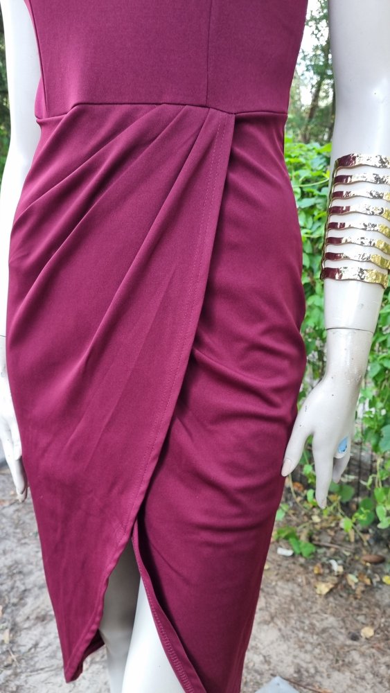 burgunderrotes laessiges Kleid