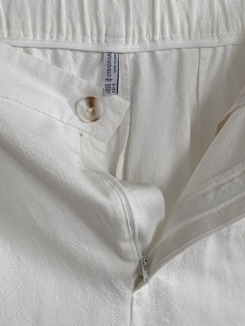 Stradivarius Shorts aus Viskose Leinen kurze Leinenhose Leinenshorts High Waist schneeweiß Größe M