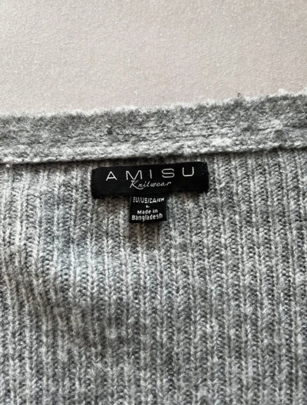 Grauer knielanger Cardigan - warm & bequem