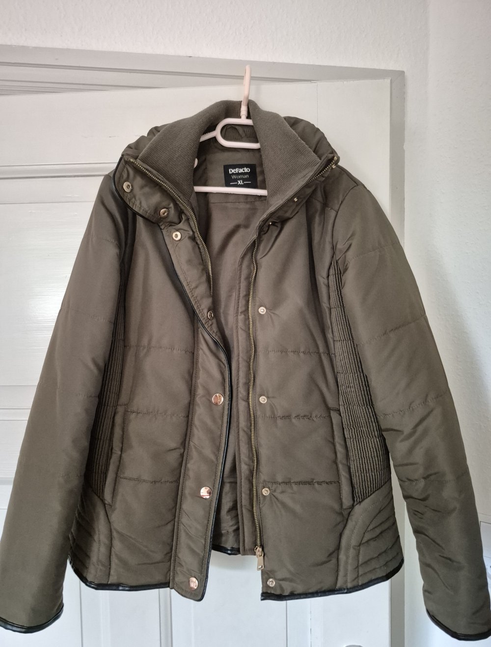 Jacke für den Winter Größe XL in Khaki