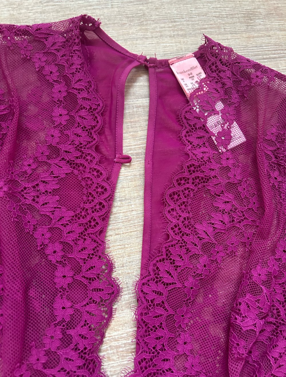 Neuer lila pinker Body Dessous mit Spitze von Hunkemöller