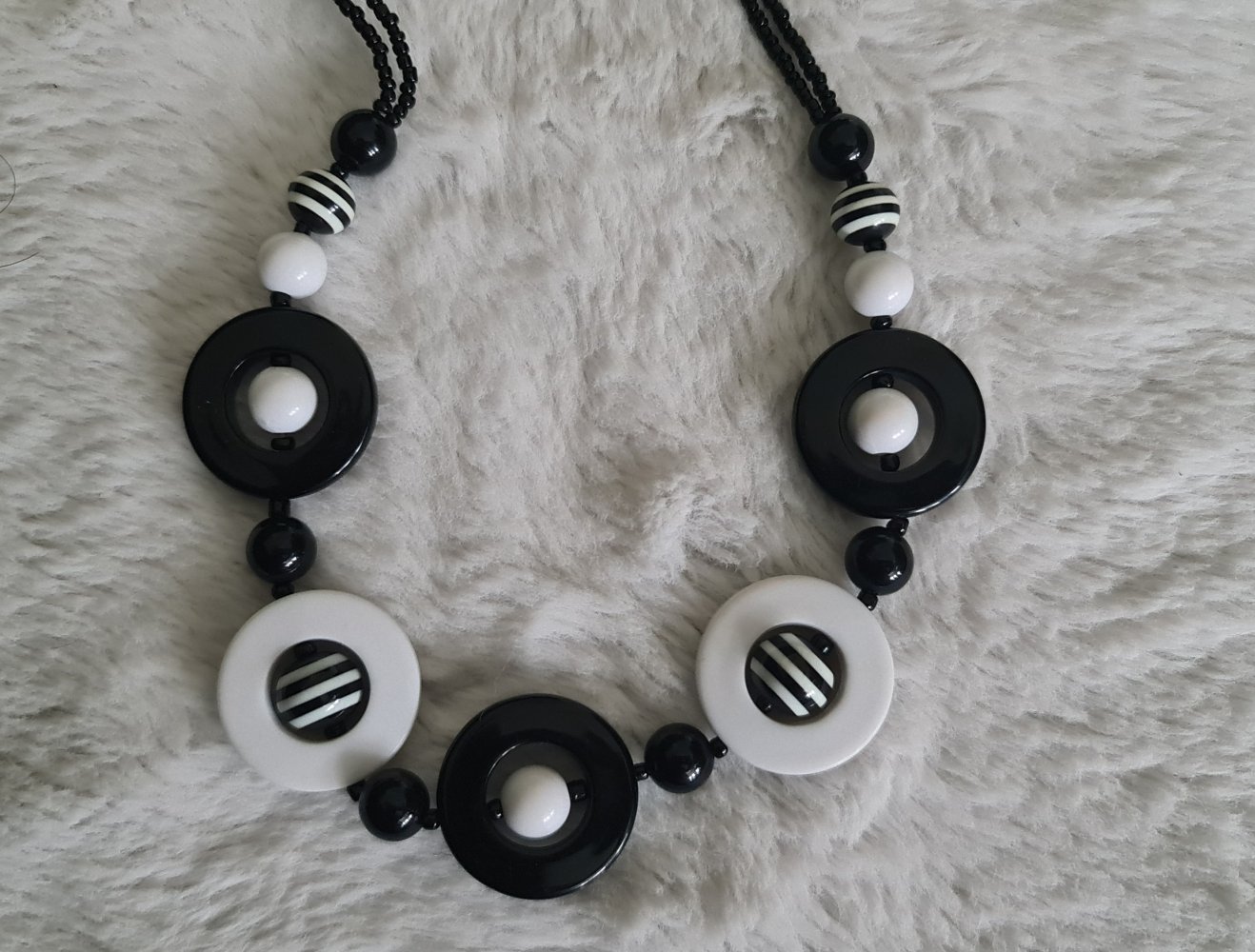 Kette Halskette mit Steinen