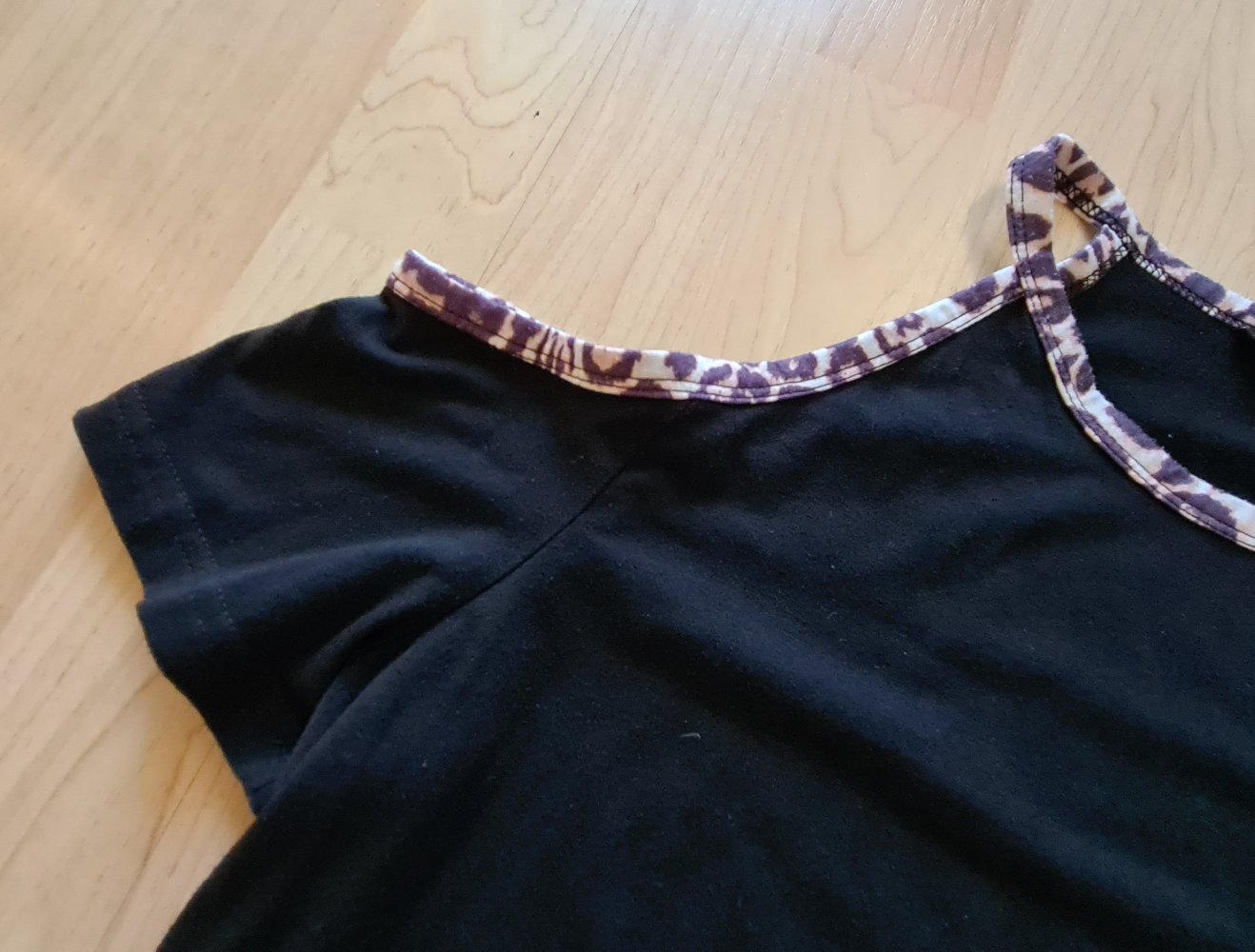 Shirt Cut out schwarz Gr 40