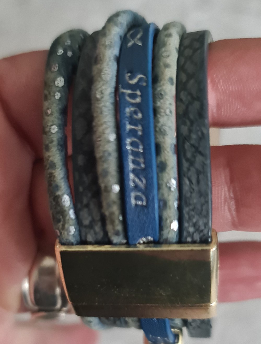 Armband mit verschiedenen Elemente