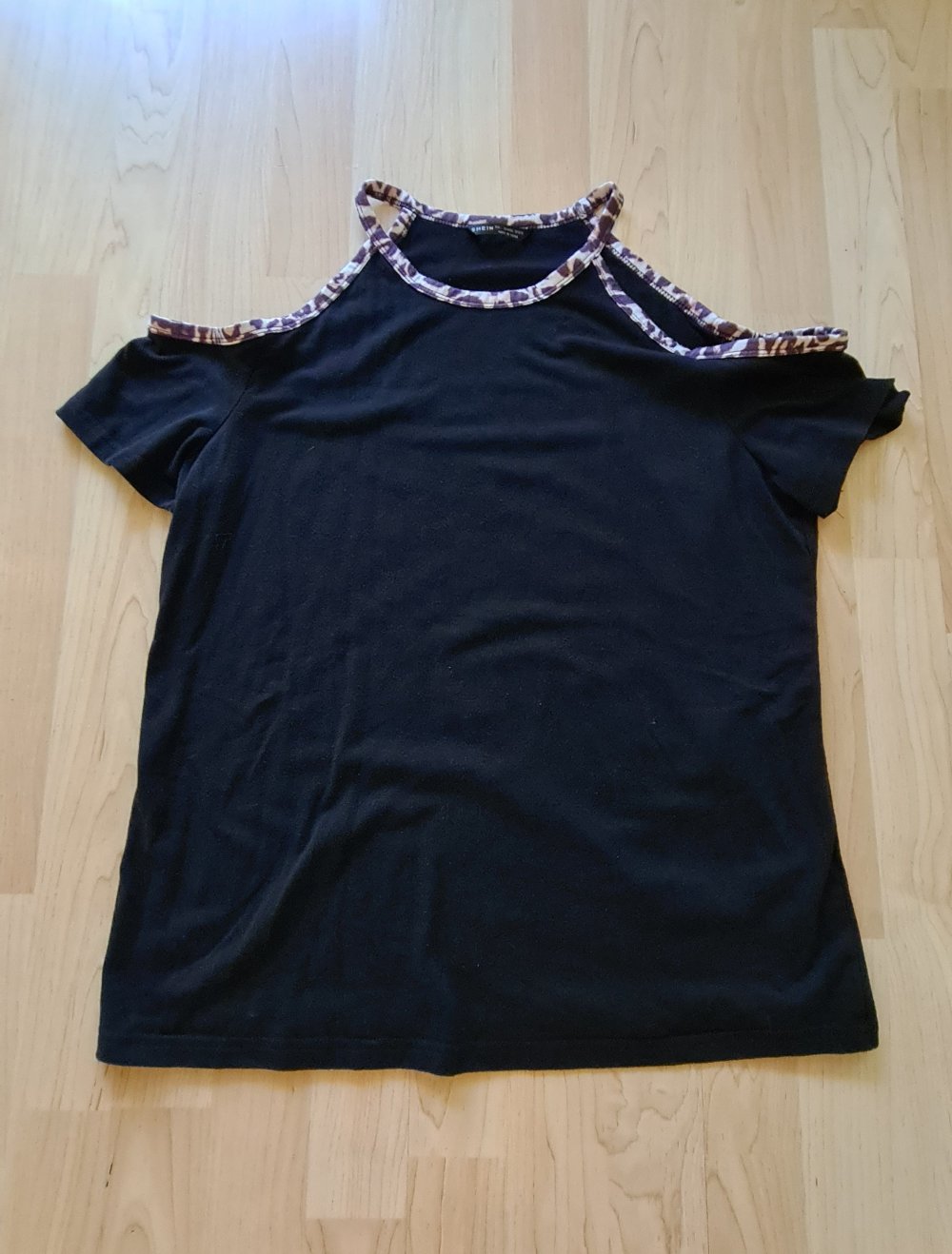 Shirt Cut out schwarz Gr 40