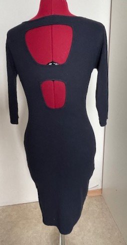 Strickkleid mit raffiniertem Rückenteil - marine