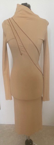 Kleid Nudefarben mit Lederapplikation