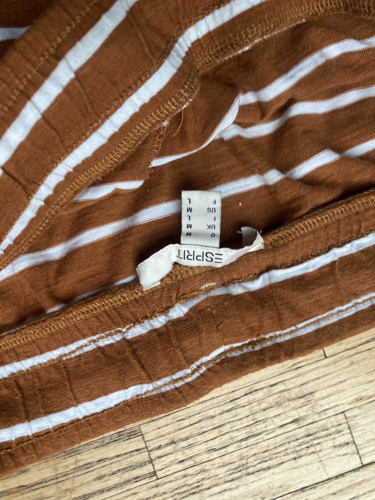 Langer Rock gesteift