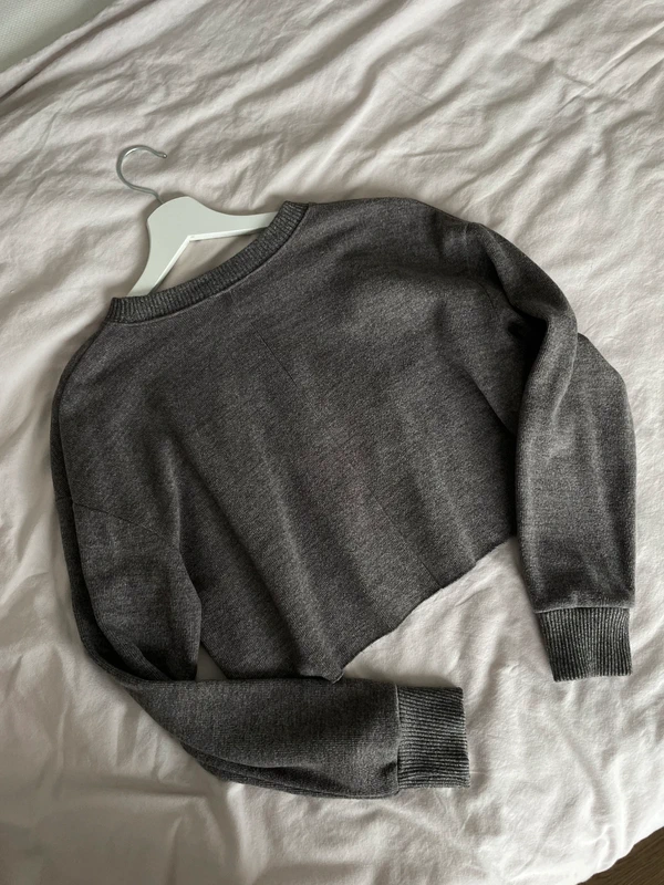 Grauer Pullover | Zara 