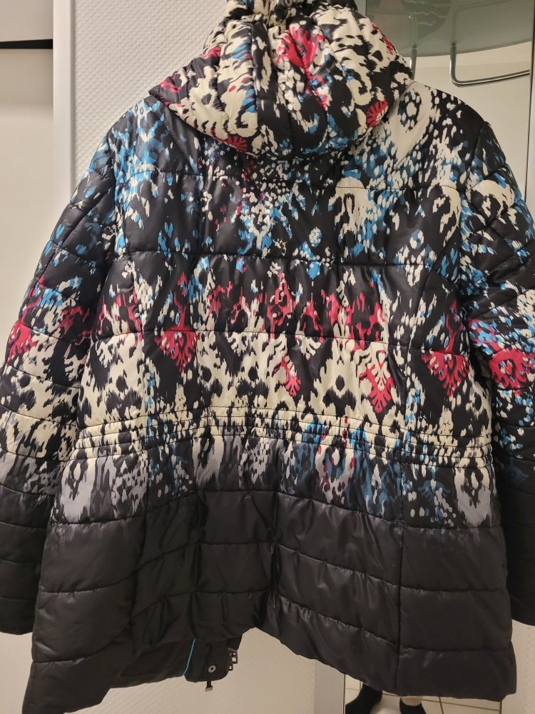 Damenjacke -bunt- mit Kapuze