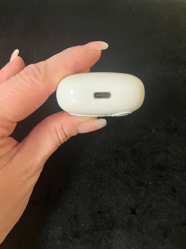 Weiße Bluetooth In-Ear Kopfhörer mit LED-Anzeige 