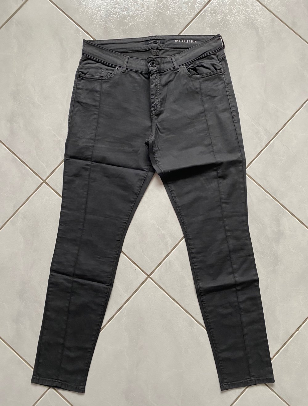 ungetragene Hose für Damen