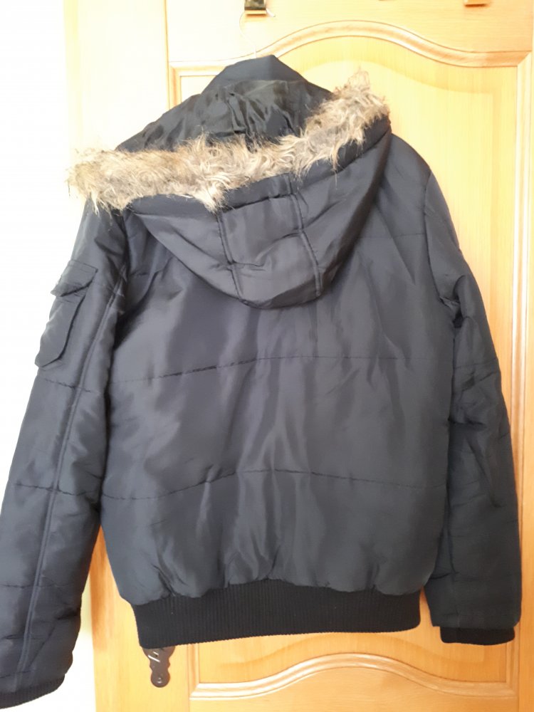 Jacke, Gr.S, kurz, Kapuze, schwarz