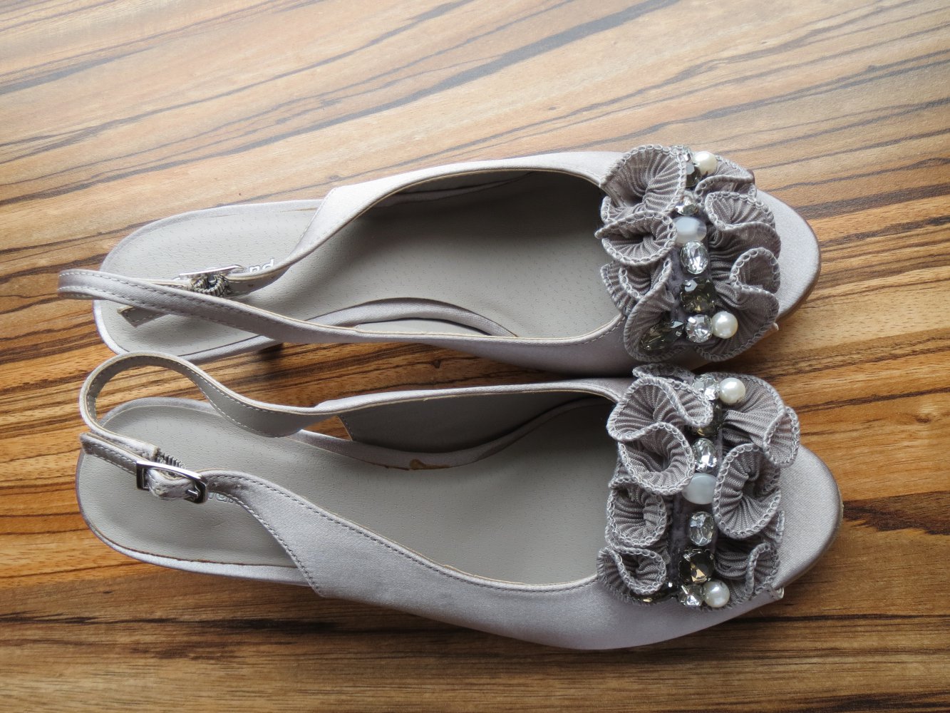 Damen Sandalen, Gr. 37, silber-grau, neu