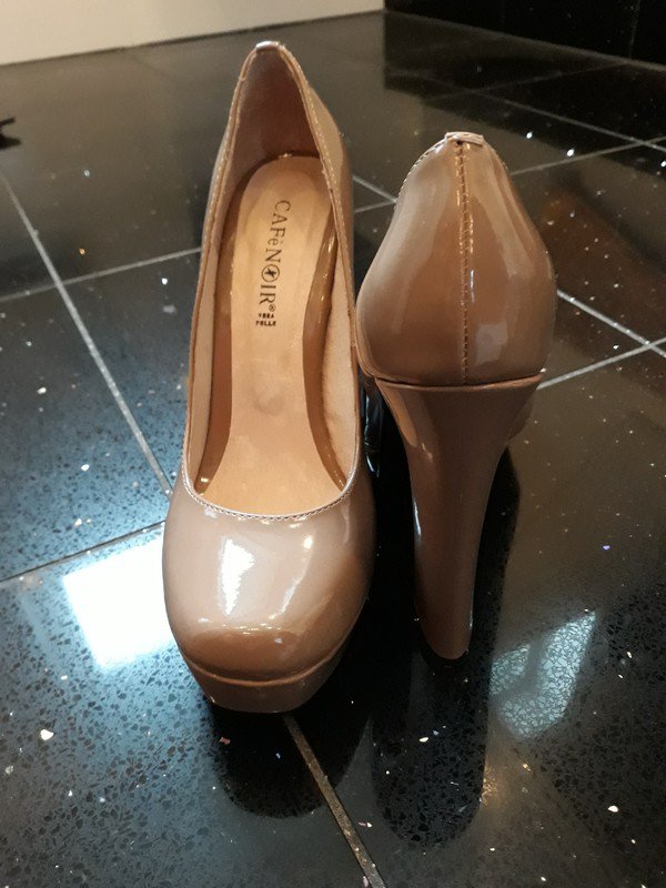 Cafenoir Pumps mit Plateau Gr 39