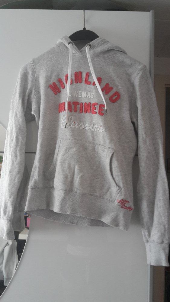 Graues Weiches Sweatshirt mit Schrift