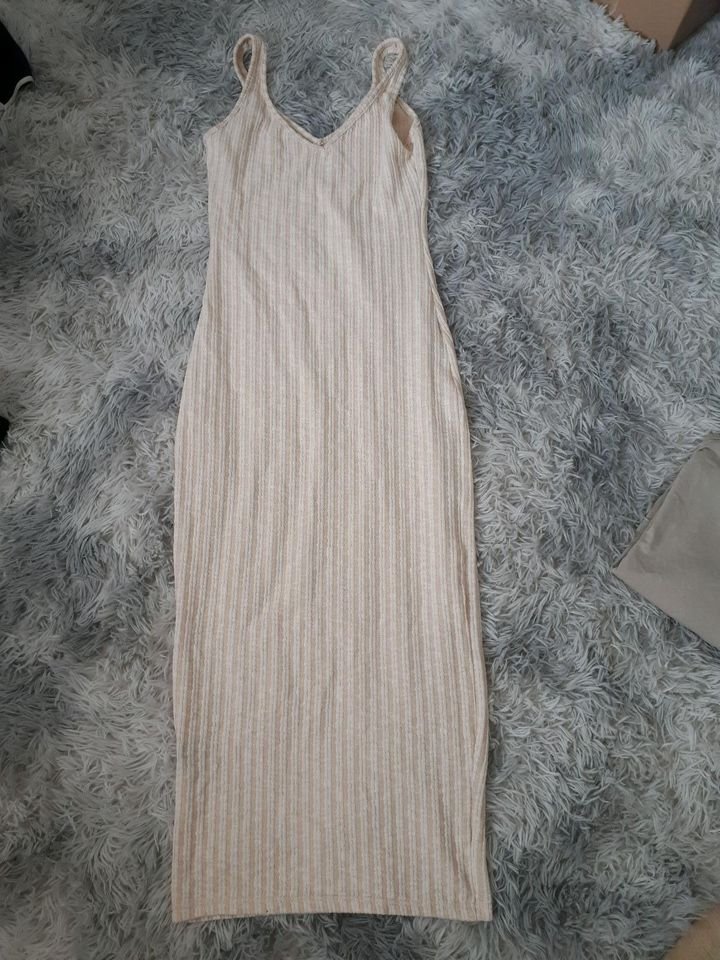 Langes Kleid in creme beige , sommer , cute , elastisch , strand