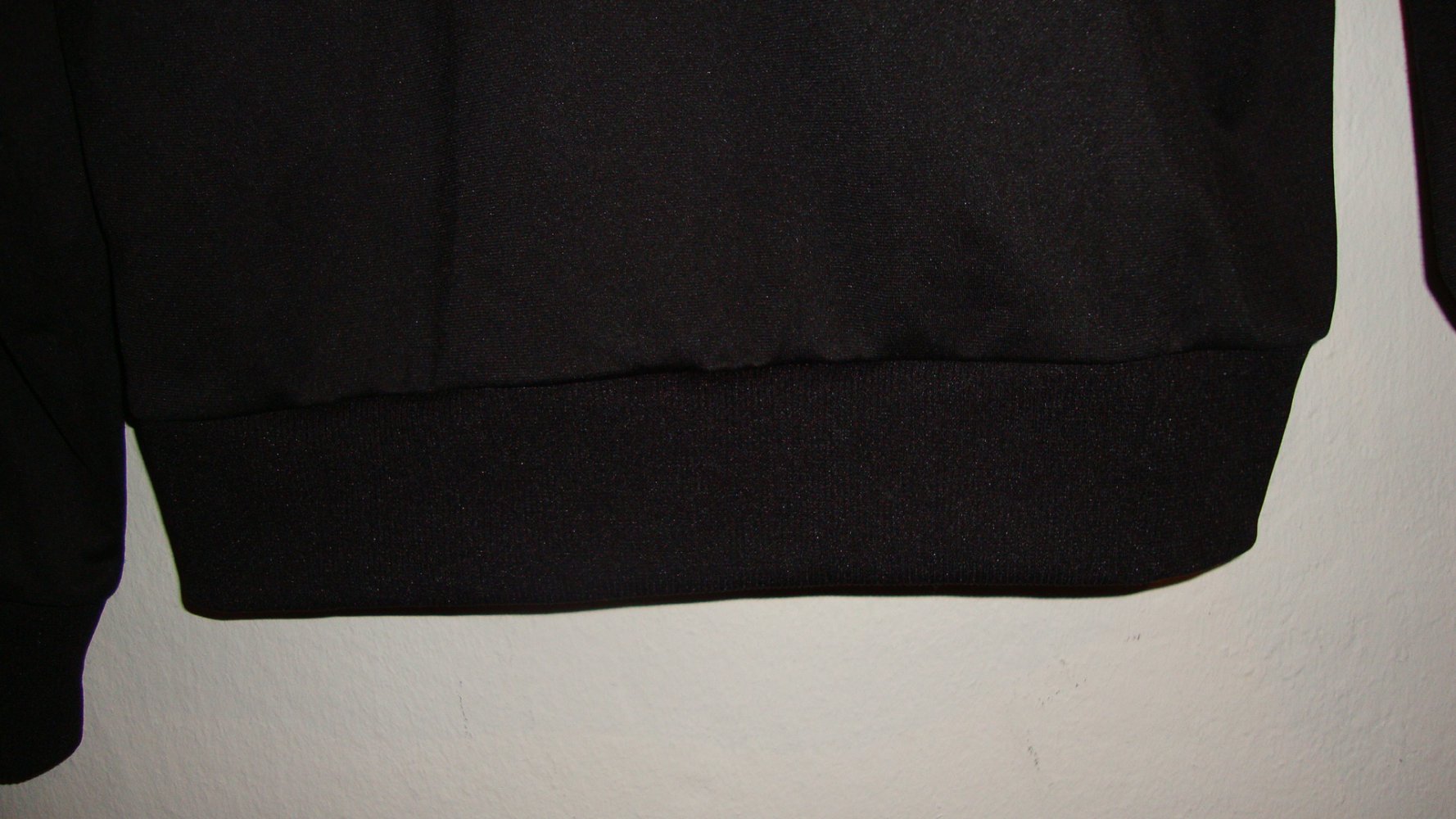 Schwarze Sportjacke von Hummel !