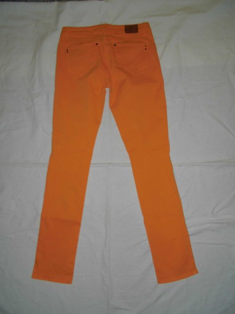 Tolle orangefarbene Jeans !
