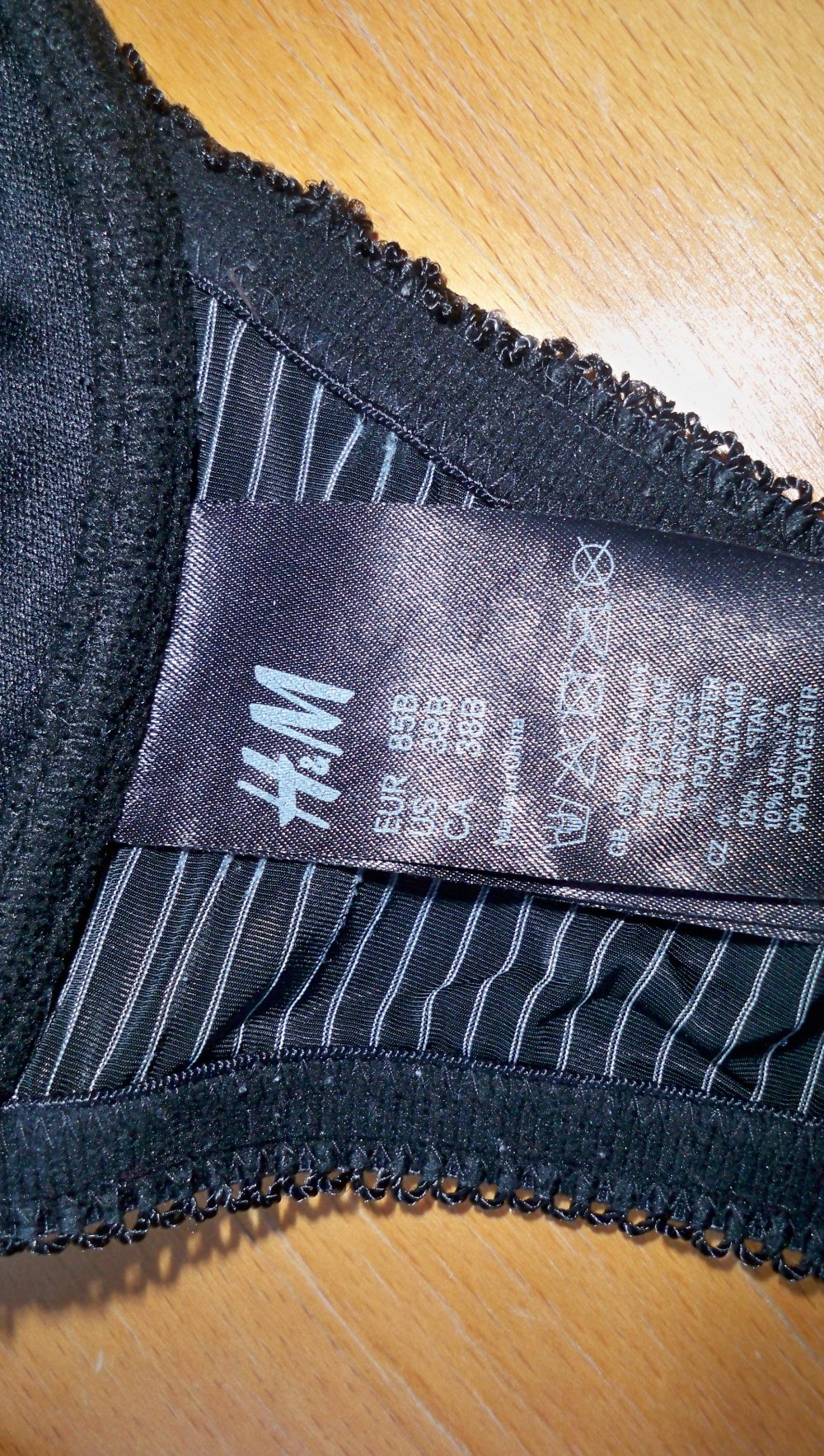 Schöner neuwertiger BH mit Nadelstreifen !