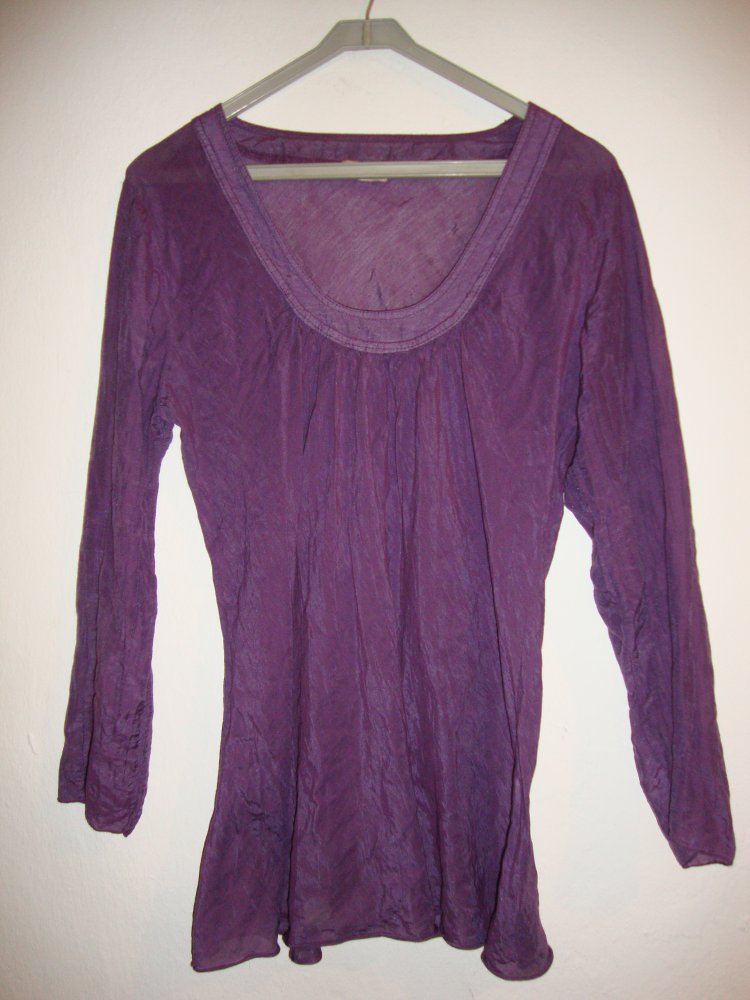 Schöne lilafarbene Seidentunika 